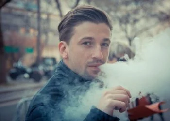 INCRIMINATING ECIG NO MATTER WHAT IS BECOMING A NEW NATIONAL SPORT