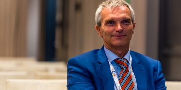 Replication crisis:”studies based on hypes are more likely to be published on scientific papers”