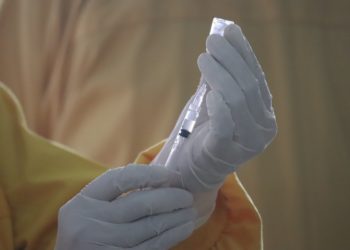 Does smoking affect the antibodies level induced by Covid-19 vaccine?